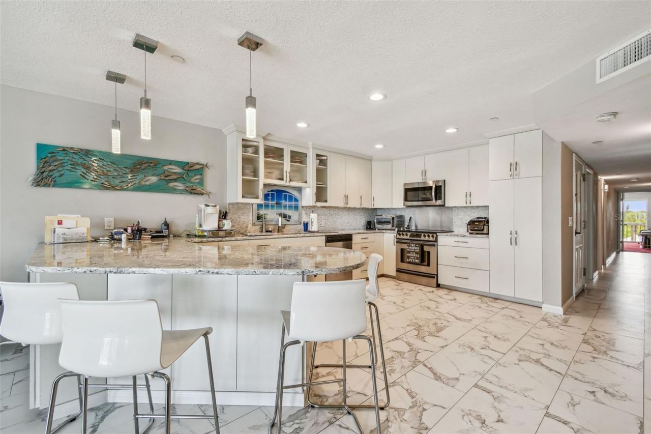 19010 Gulf Boulevard, Unit 203, Indian Shores, FL 33785 Photo