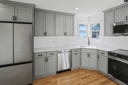 3847 Montgomery Avenue photo 4