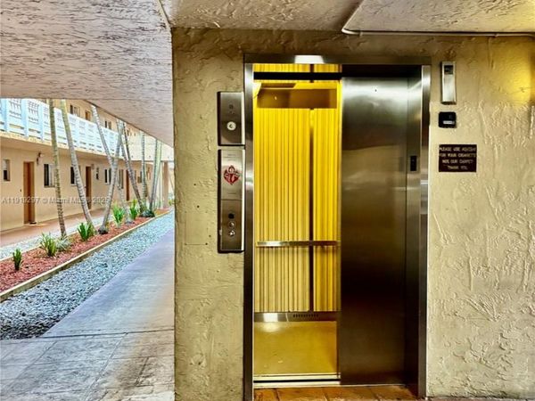 17000 NW 67th Ave, Unit 232, Hialeah, FL 33015