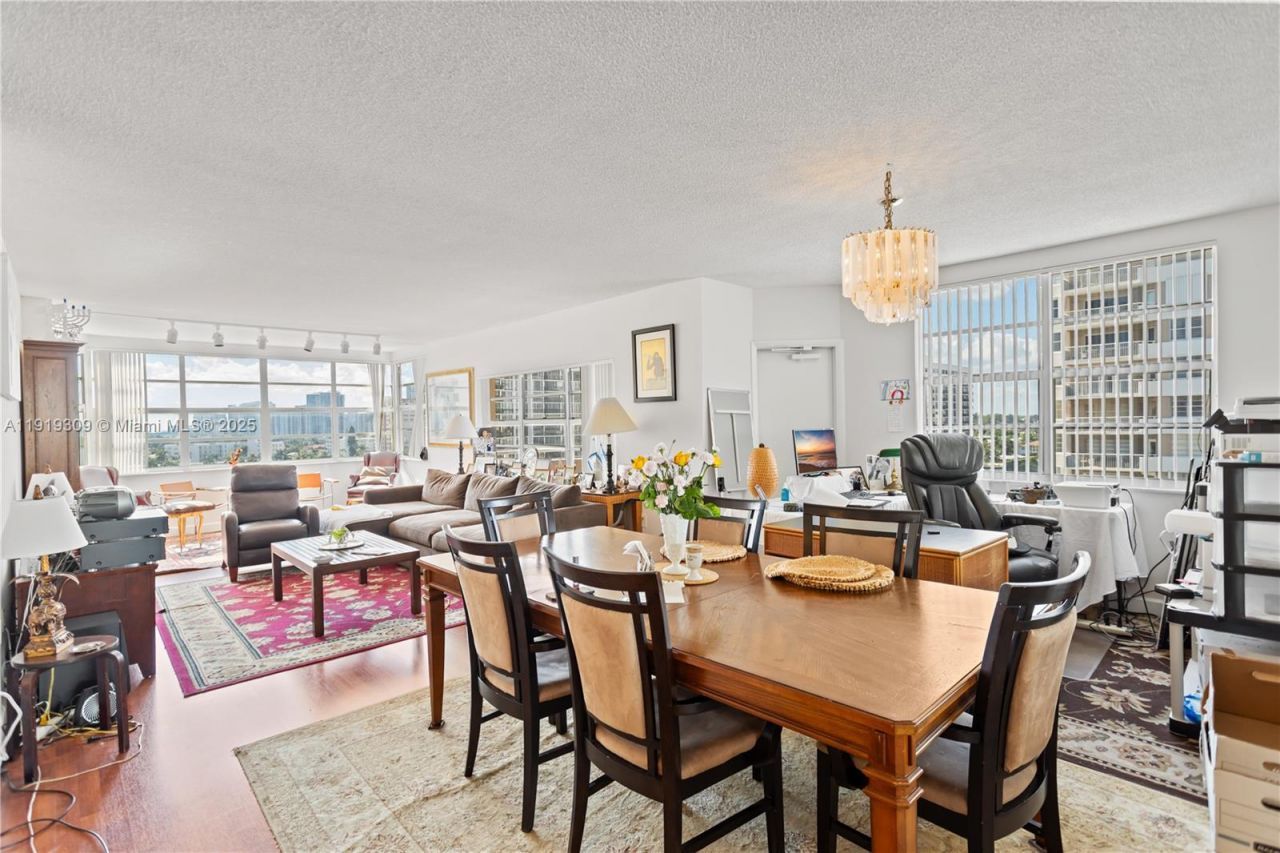 1980 S Ocean Dr, Unit 8Q, Hallandale Beach, FL 33009 Photo