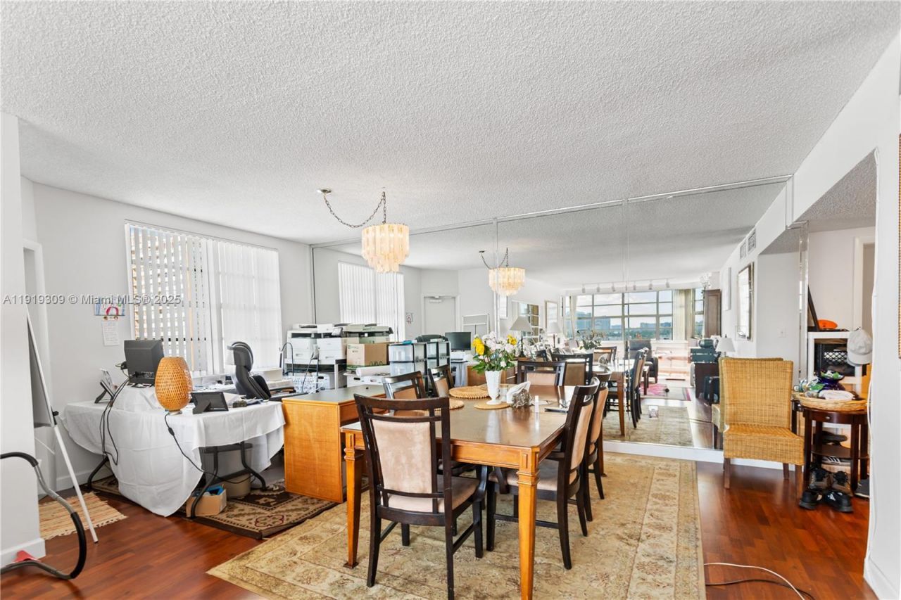 1980 S Ocean Dr, Unit 8Q, Hallandale Beach, FL 33009 Photo