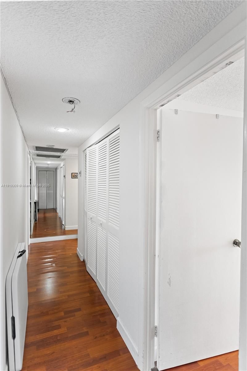 1980 S Ocean Dr, Unit 8Q, Hallandale Beach, FL 33009 Photo