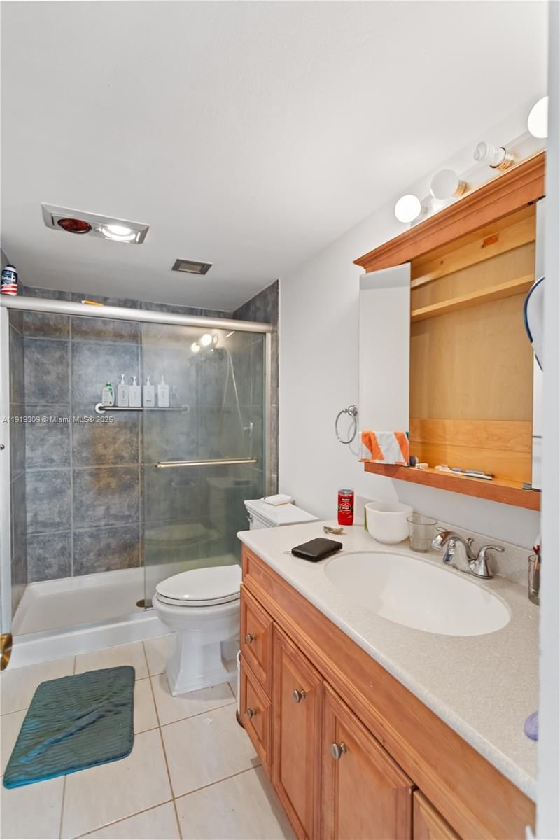 1980 S Ocean Dr, Unit 8Q, Hallandale Beach, FL 33009 Photo