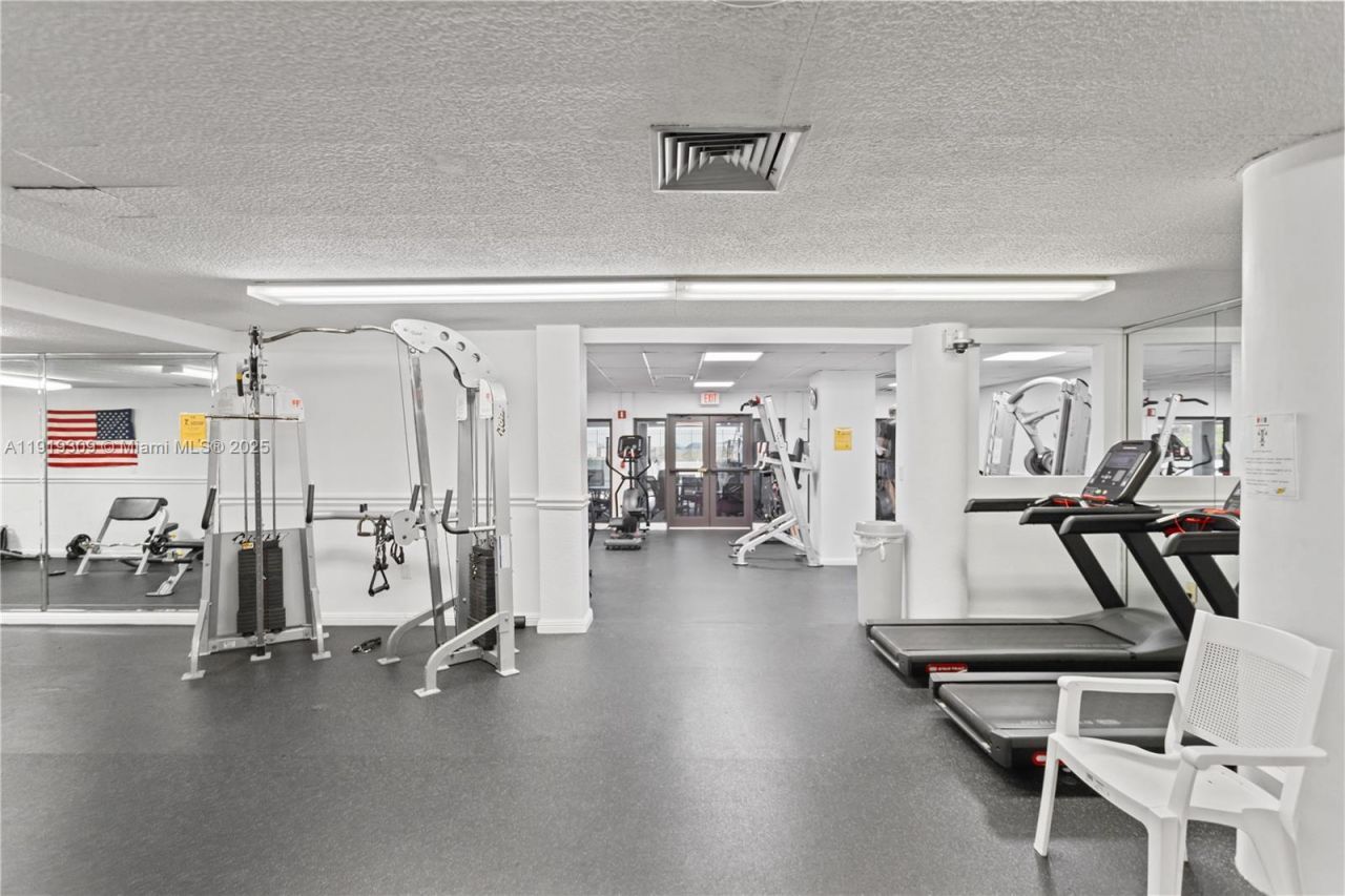 1980 S Ocean Dr, Unit 8Q, Hallandale Beach, FL 33009 Photo