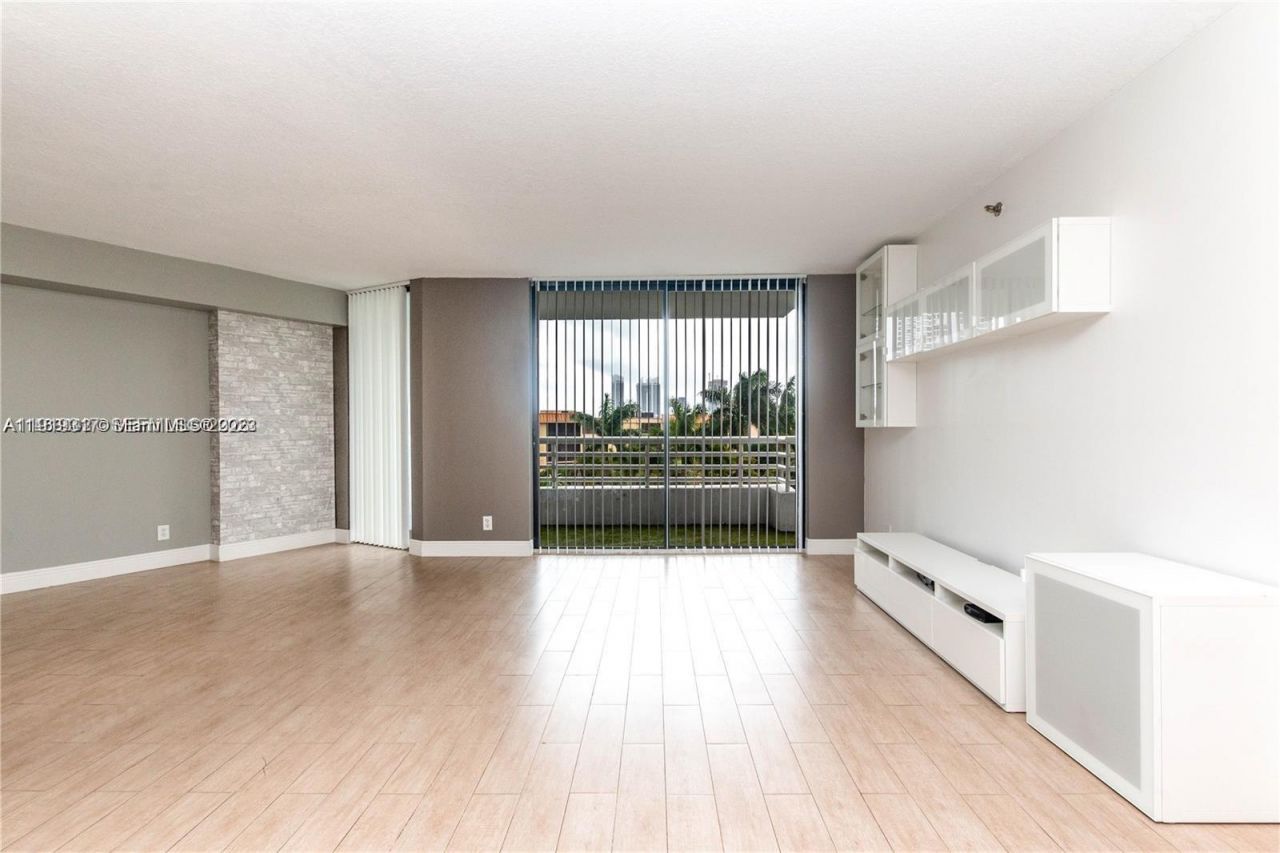 3300 NE 192nd St, Unit 516, Aventura, FL 33180 Photo