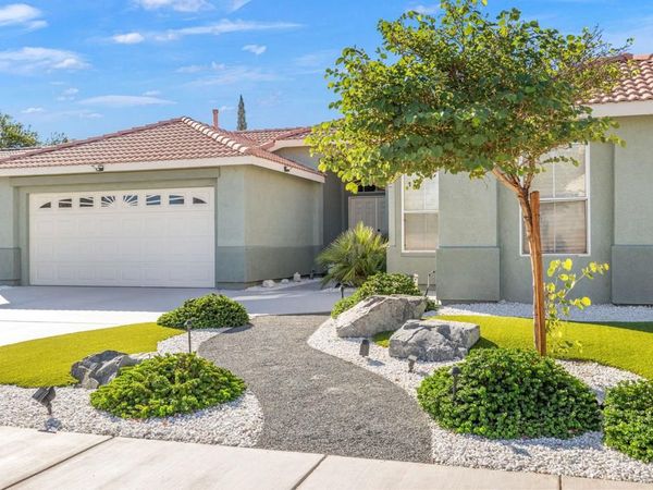 73581 Heatherwood Drive, Palm Desert, CA 92211