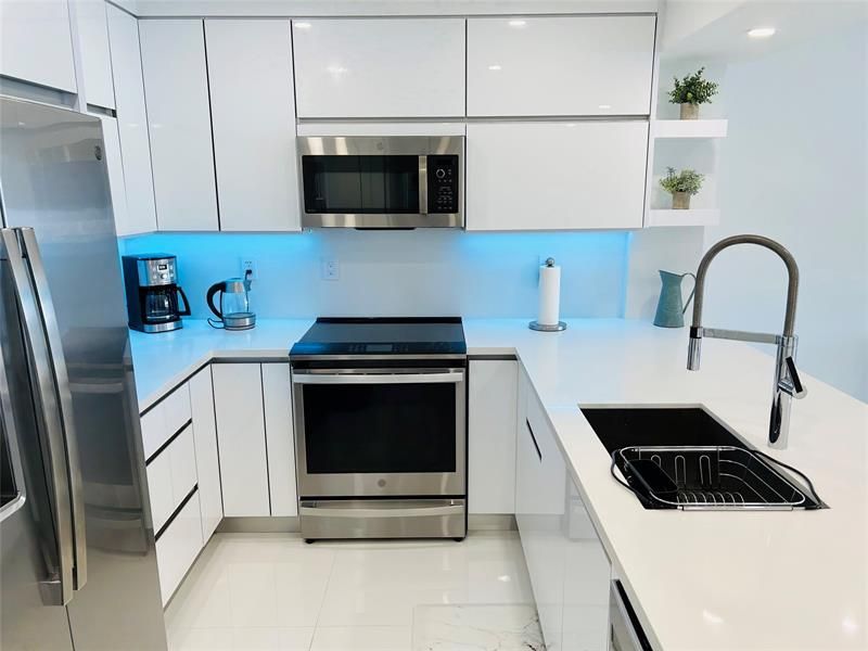 3725 S Ocean Drive, Unit 709, Hollywood, FL 33019 Photo