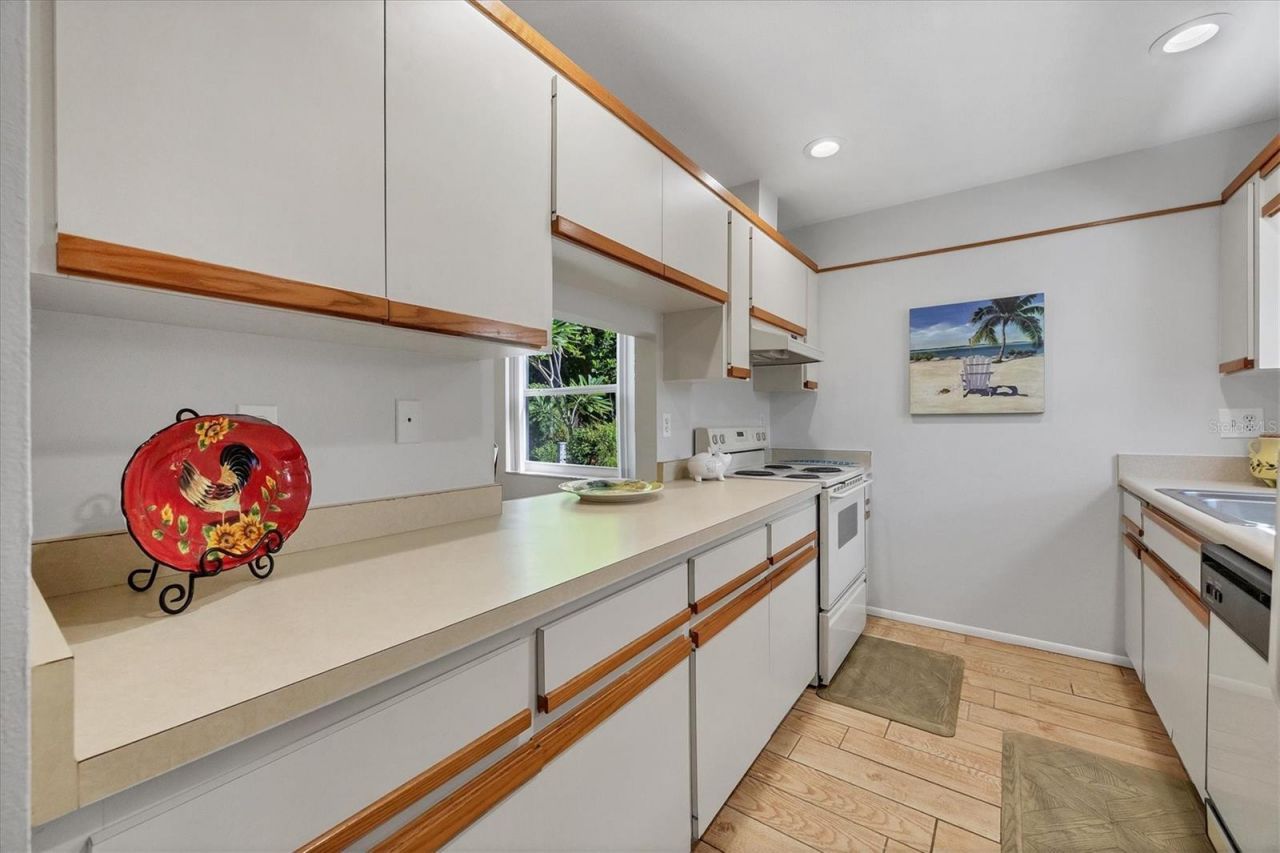 4715 Village Gardens Drive, Unit 68, Sarasota, FL 34234 Photo