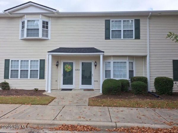 2300 Vineyard Drive, Unit P4, Winterville, NC 28590