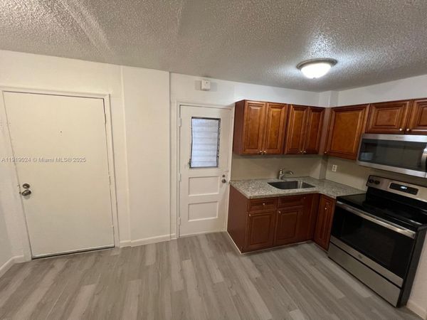 6840 Pembroke Rd, Unit 112, Pembroke Pines, FL 33023