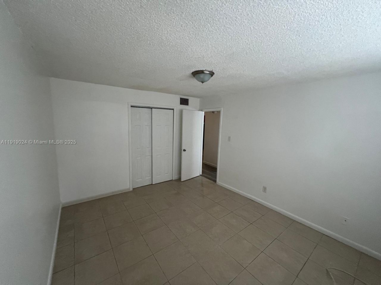 6840 Pembroke Rd, Unit 112, Pembroke Pines, FL 33023 Photo