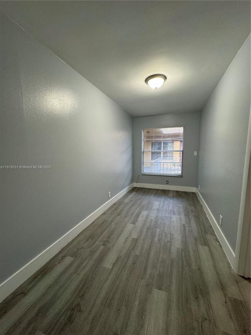 6840 Pembroke Rd, Unit 202, Pembroke Pines, FL 33023 Photo