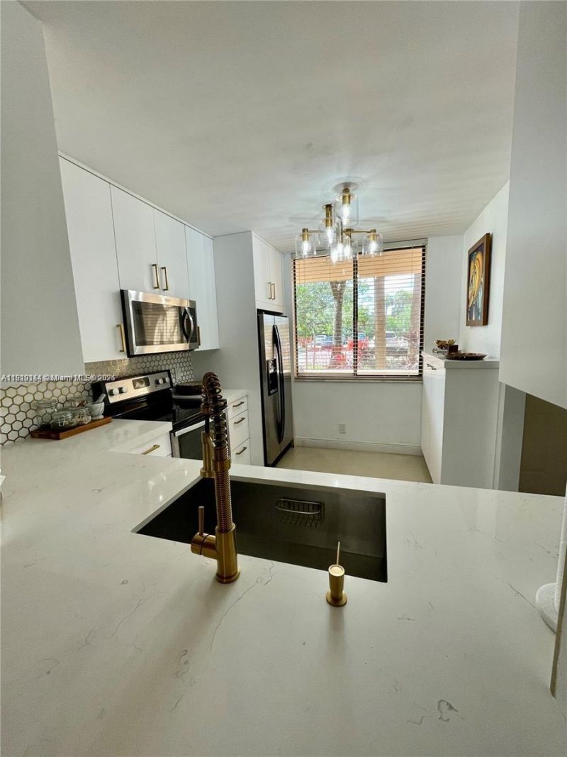 8592 W Sunrise Blvd, Unit 111, Plantation, FL 33322 Photo