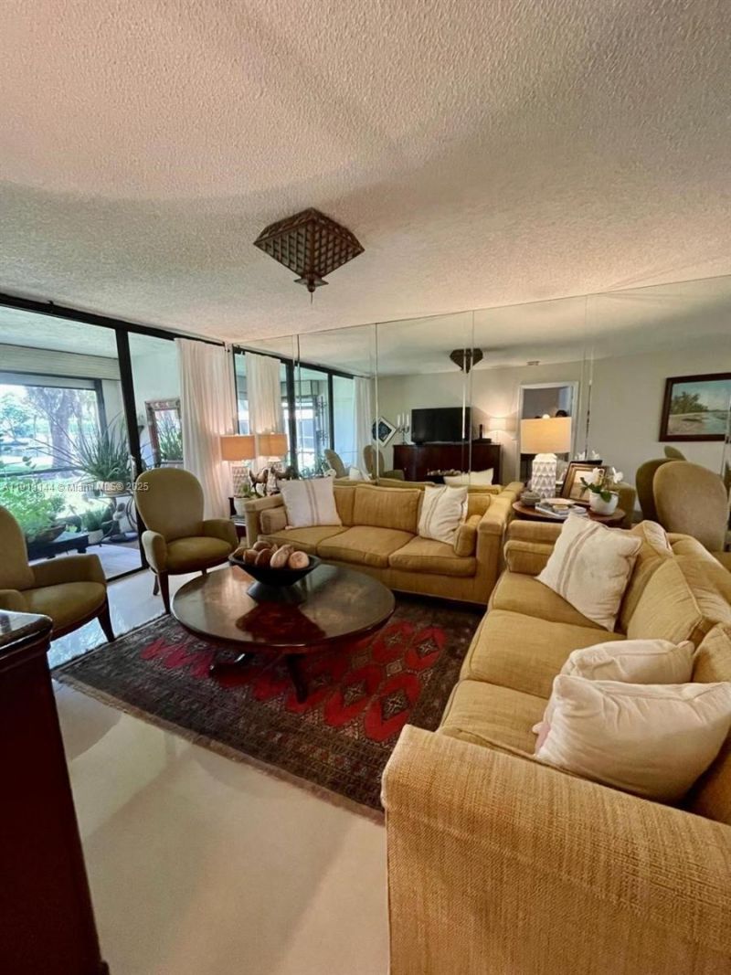 8592 W Sunrise Blvd, Unit 111, Plantation, FL 33322 Photo