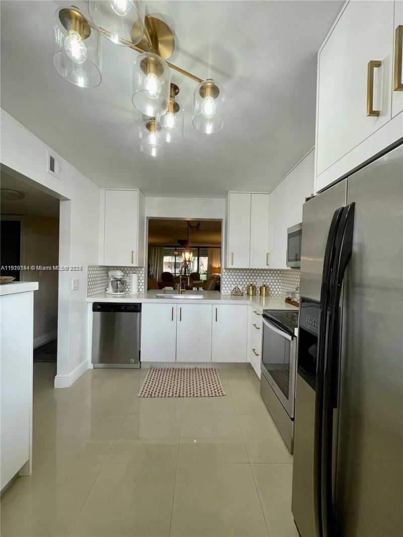 8592 W Sunrise Blvd, Unit 111, Plantation, FL 33322 Photo