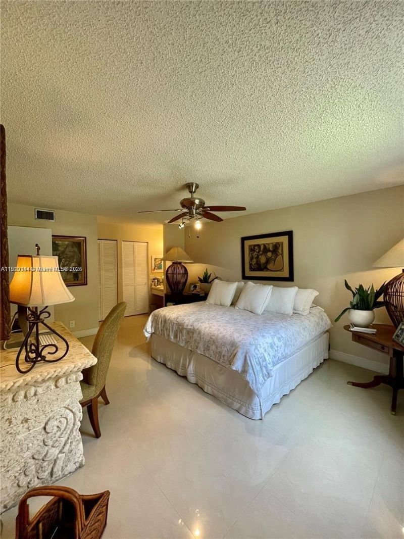 8592 W Sunrise Blvd, Unit 111, Plantation, FL 33322 Photo