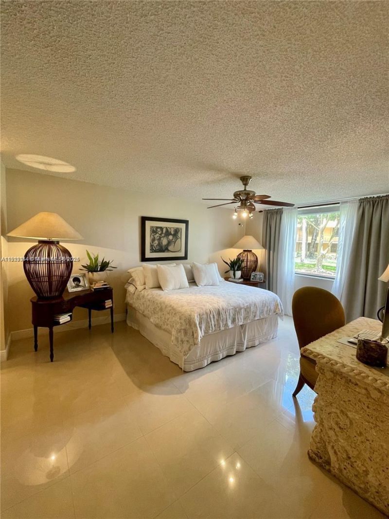 8592 W Sunrise Blvd, Unit 111, Plantation, FL 33322 Photo
