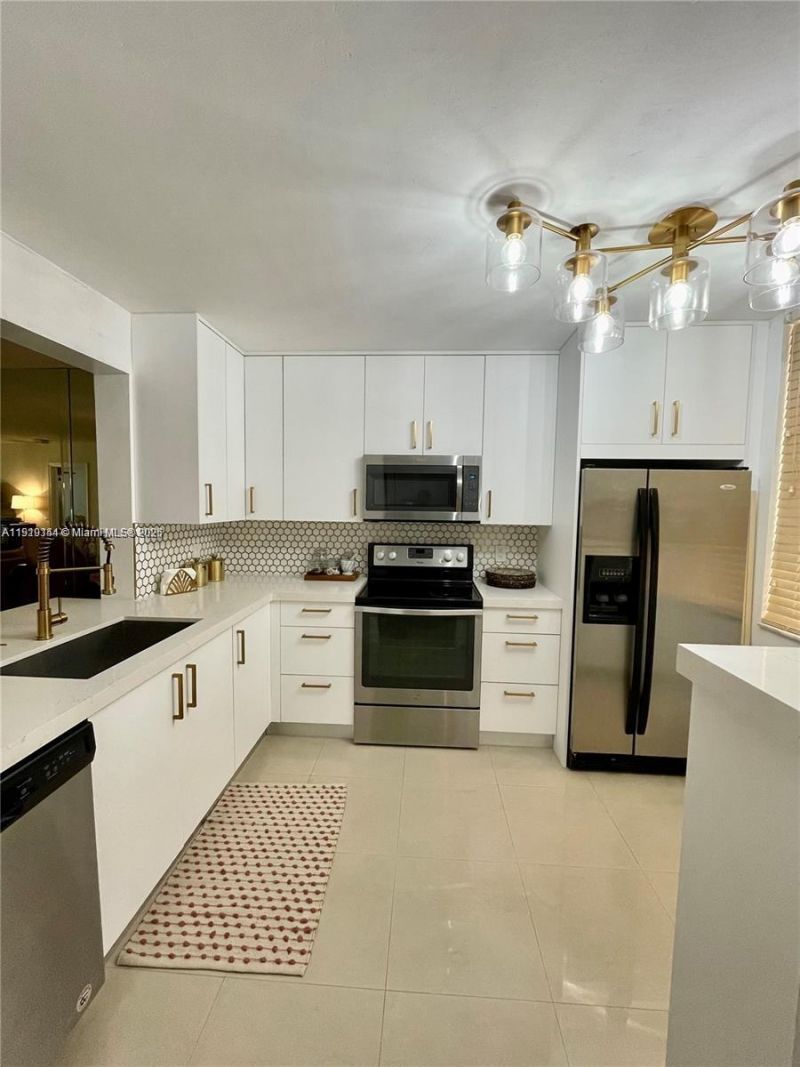 8592 W Sunrise Blvd, Unit 111, Plantation, FL 33322 Photo