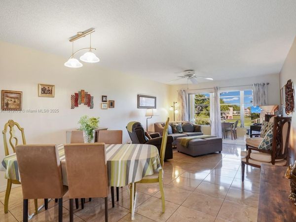 9401 Sunrise Lakes Blvd, Unit 302, Sunrise, FL 33322