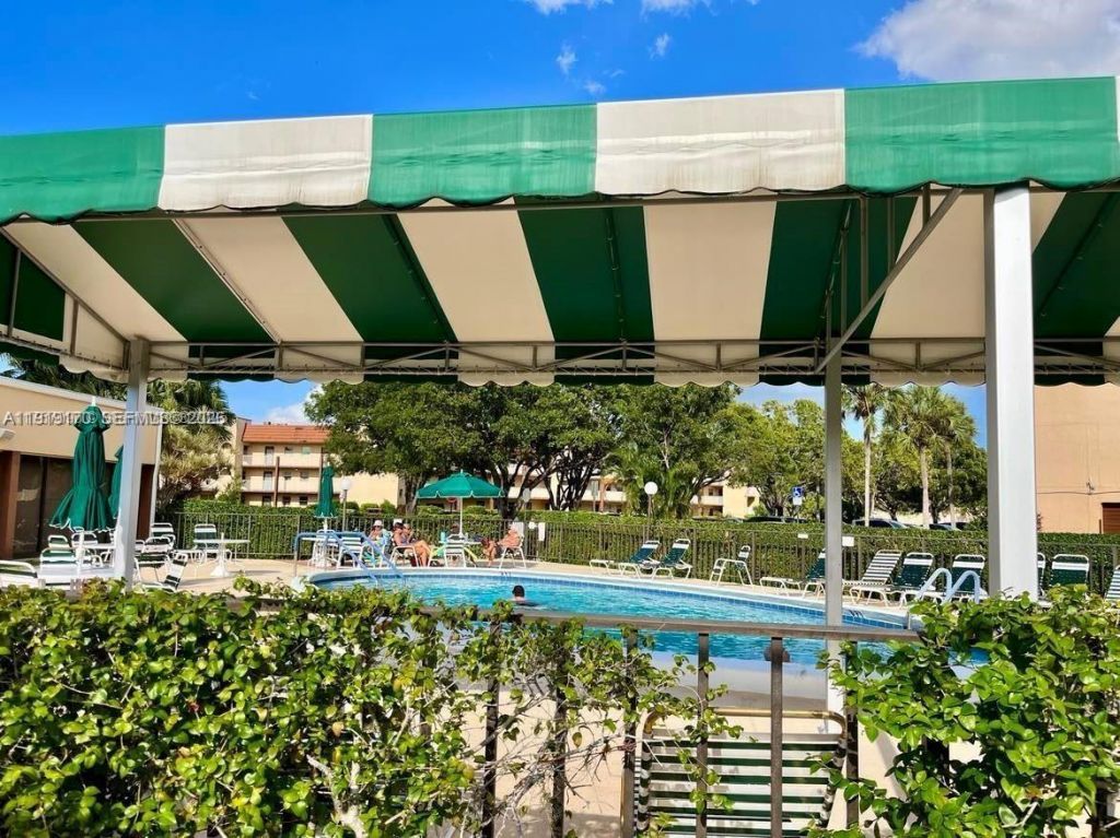 9401 Sunrise Lakes Blvd, Unit 302, Sunrise, FL 33322 Photo