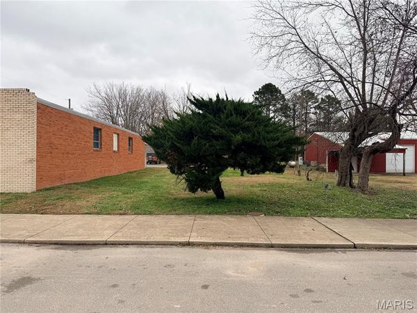 184 N E L Hawks Street, Puxico, MO 63960