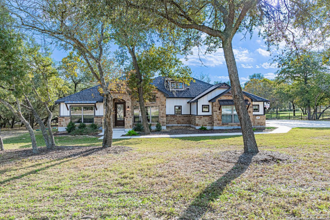 140 Wood Valley, Adkins, TX 78101 Main Photo