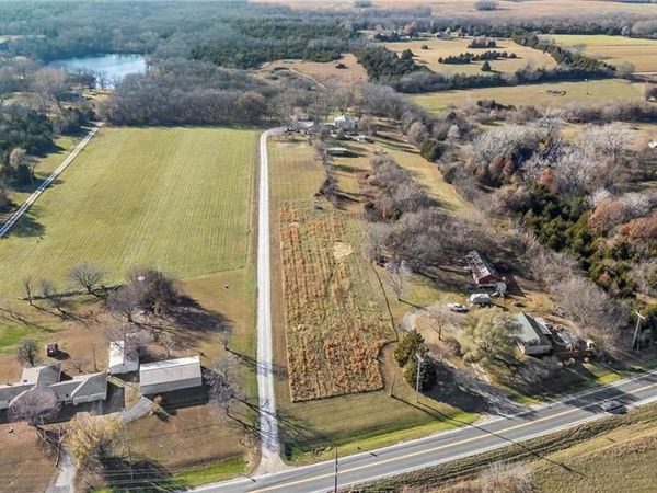 20065 McLouth Road, Tonganoxie, KS 66086