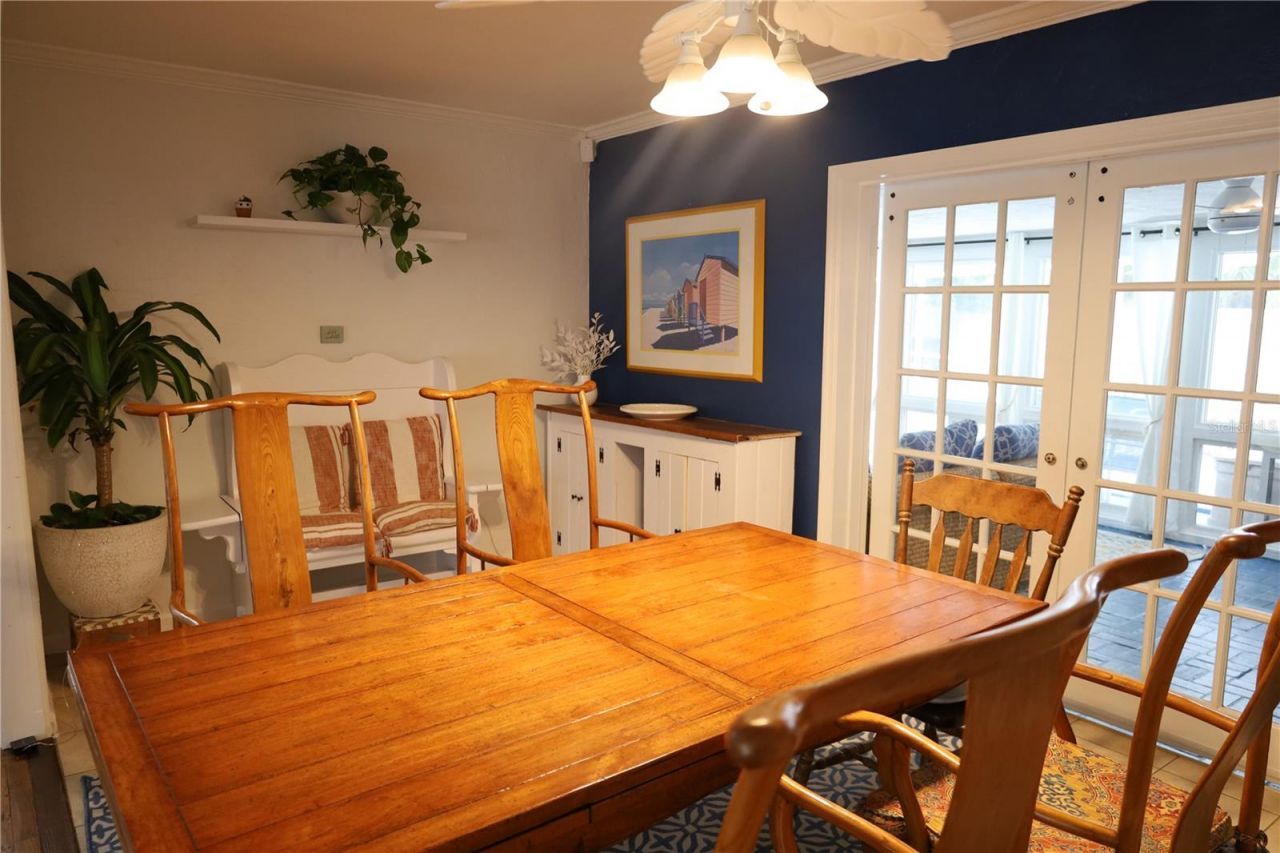 7716 Dartmouth Avenue N, Saint Petersburg, FL 33710 Photo