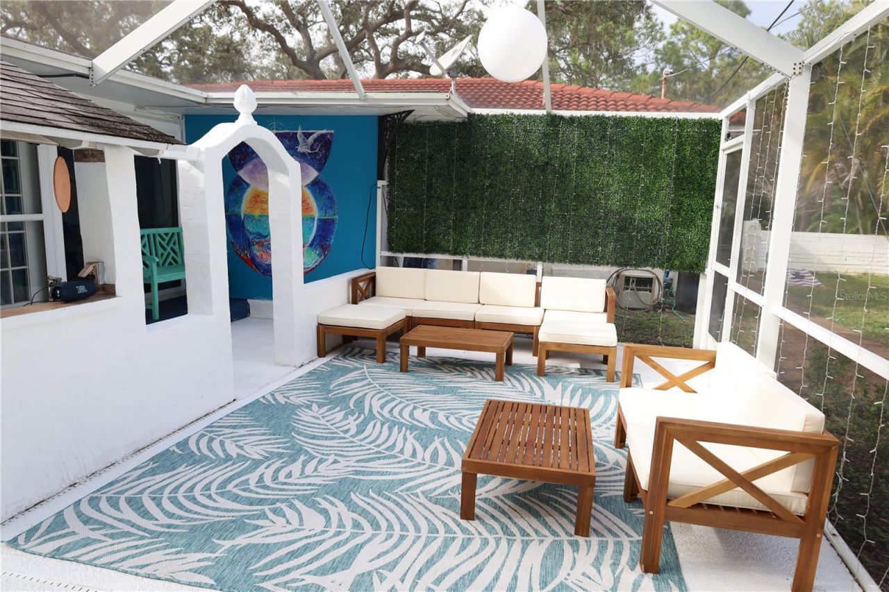 7716 Dartmouth Avenue N, Saint Petersburg, FL 33710 Photo