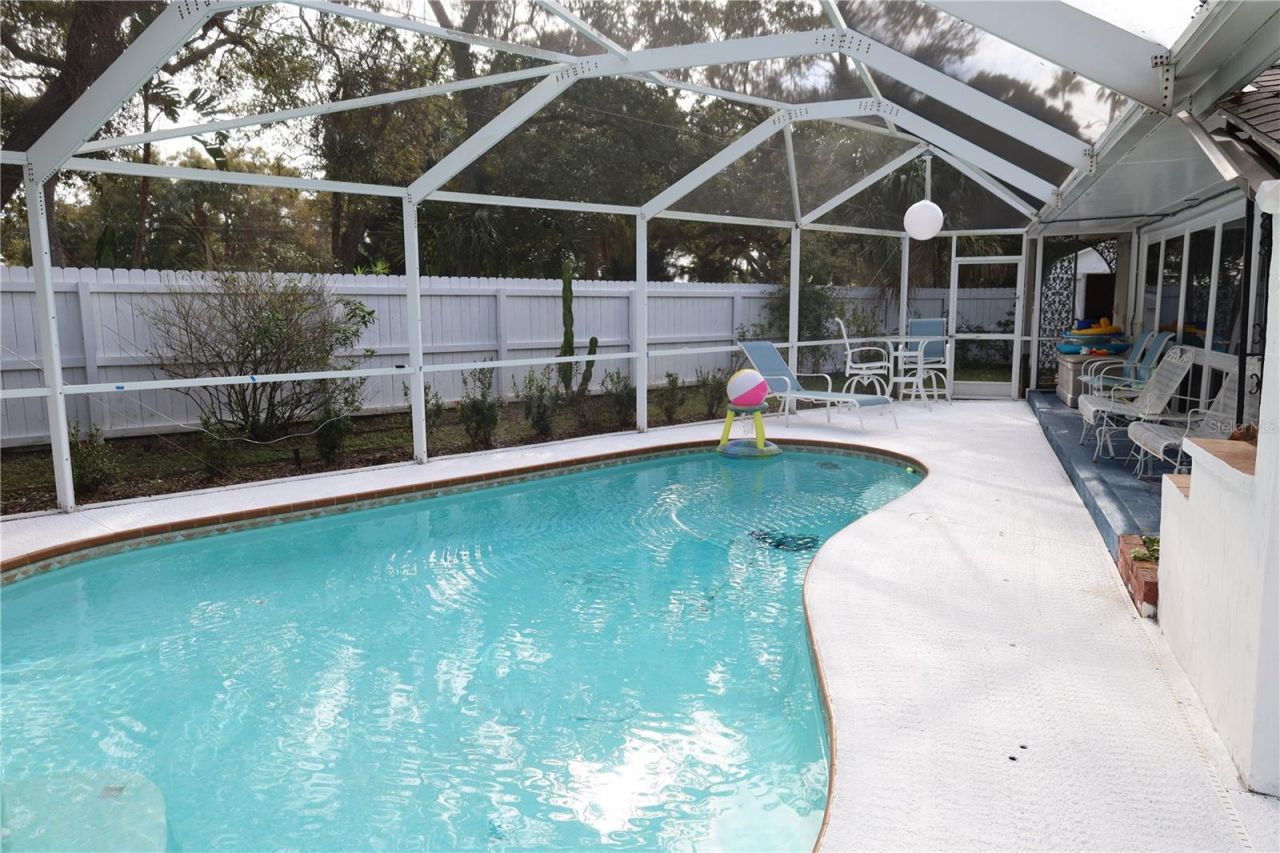 7716 Dartmouth Avenue N, Saint Petersburg, FL 33710 Photo