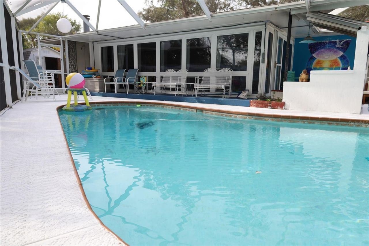 7716 Dartmouth Avenue N, Saint Petersburg, FL 33710 Photo