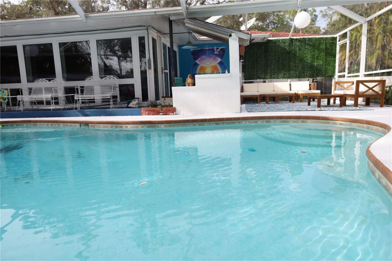 7716 Dartmouth Avenue N, Saint Petersburg, FL 33710 Photo