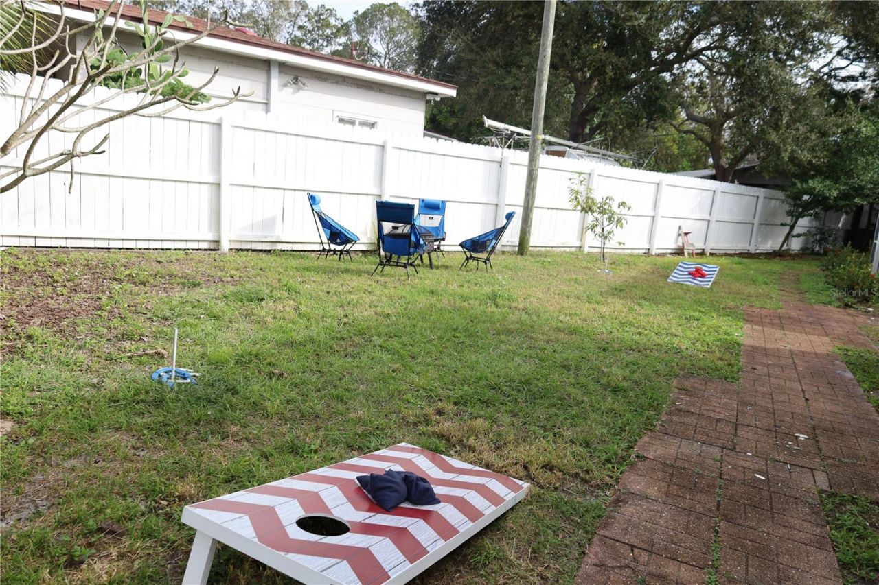 7716 Dartmouth Avenue N, Saint Petersburg, FL 33710 Photo