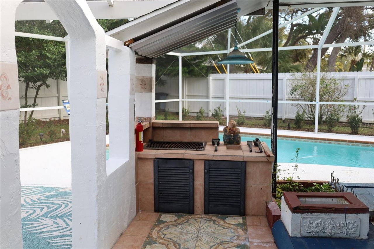 7716 Dartmouth Avenue N, Saint Petersburg, FL 33710 Photo