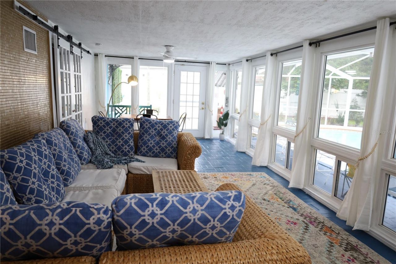 7716 Dartmouth Avenue N, Saint Petersburg, FL 33710 Photo