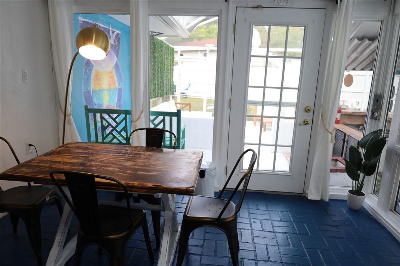 7716 Dartmouth Avenue N, Saint Petersburg, FL 33710 Photo