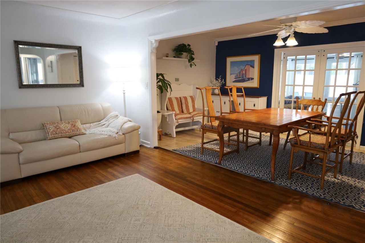 7716 Dartmouth Avenue N, Saint Petersburg, FL 33710 Photo