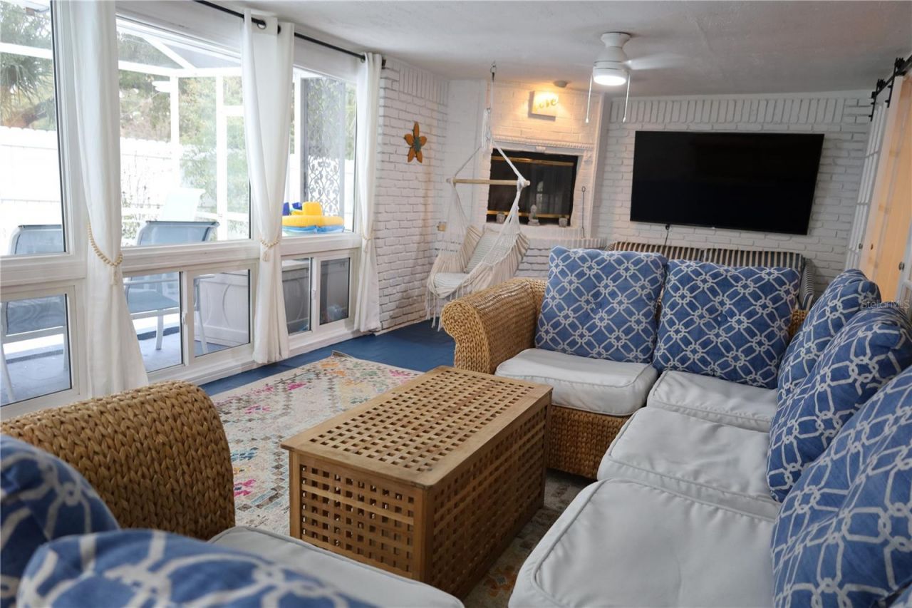 7716 Dartmouth Avenue N, Saint Petersburg, FL 33710 Photo