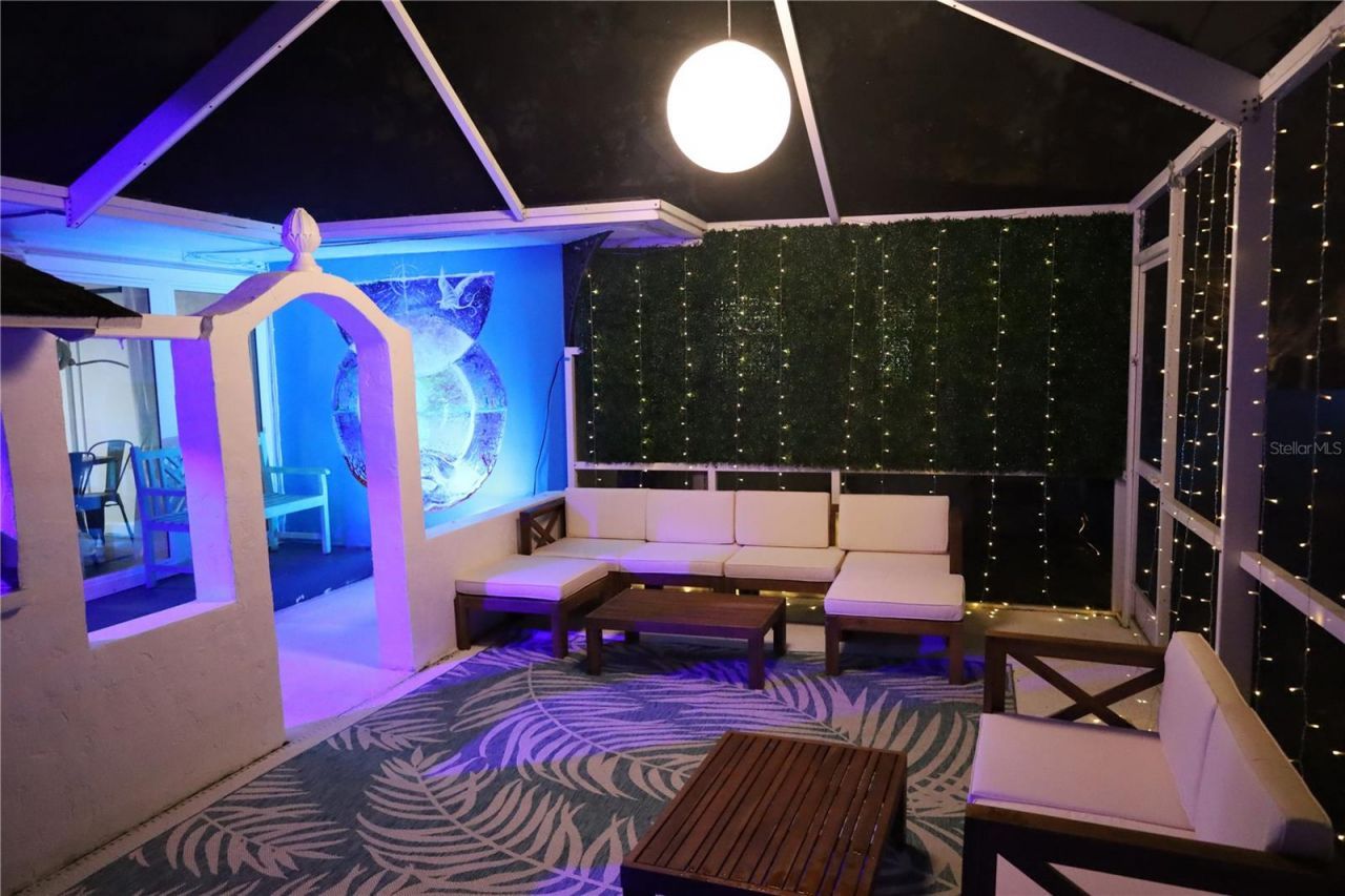 7716 Dartmouth Avenue N, Saint Petersburg, FL 33710 Photo