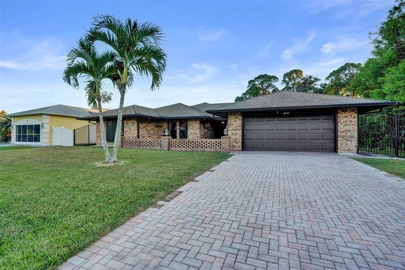 766 SE Cavern Ave, Port Saint Lucie, FL 34983 Photo