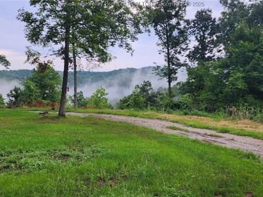 91 Hawk Ridge Road, Fraziers Bottom, WV 25082