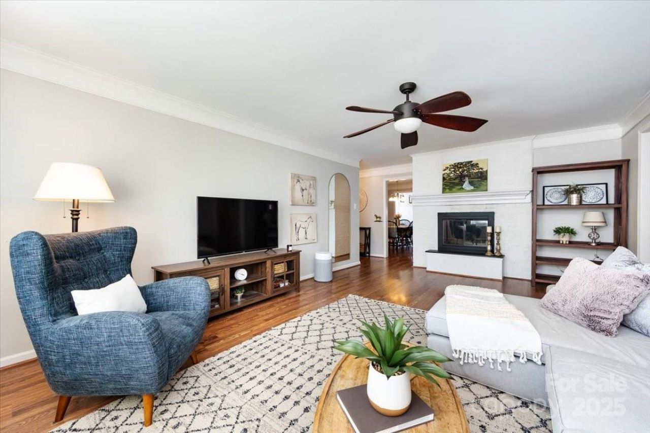 1708 Roxborough Road, Unit H, Charlotte, NC 28211 Main Photo