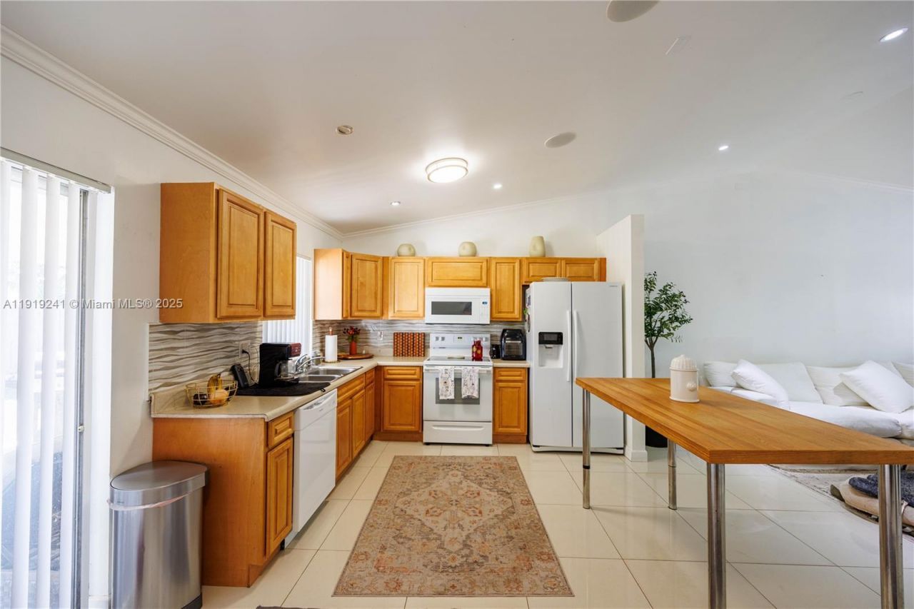 2713 NW 123rd Ave, Coral Springs, FL 33065 Photo