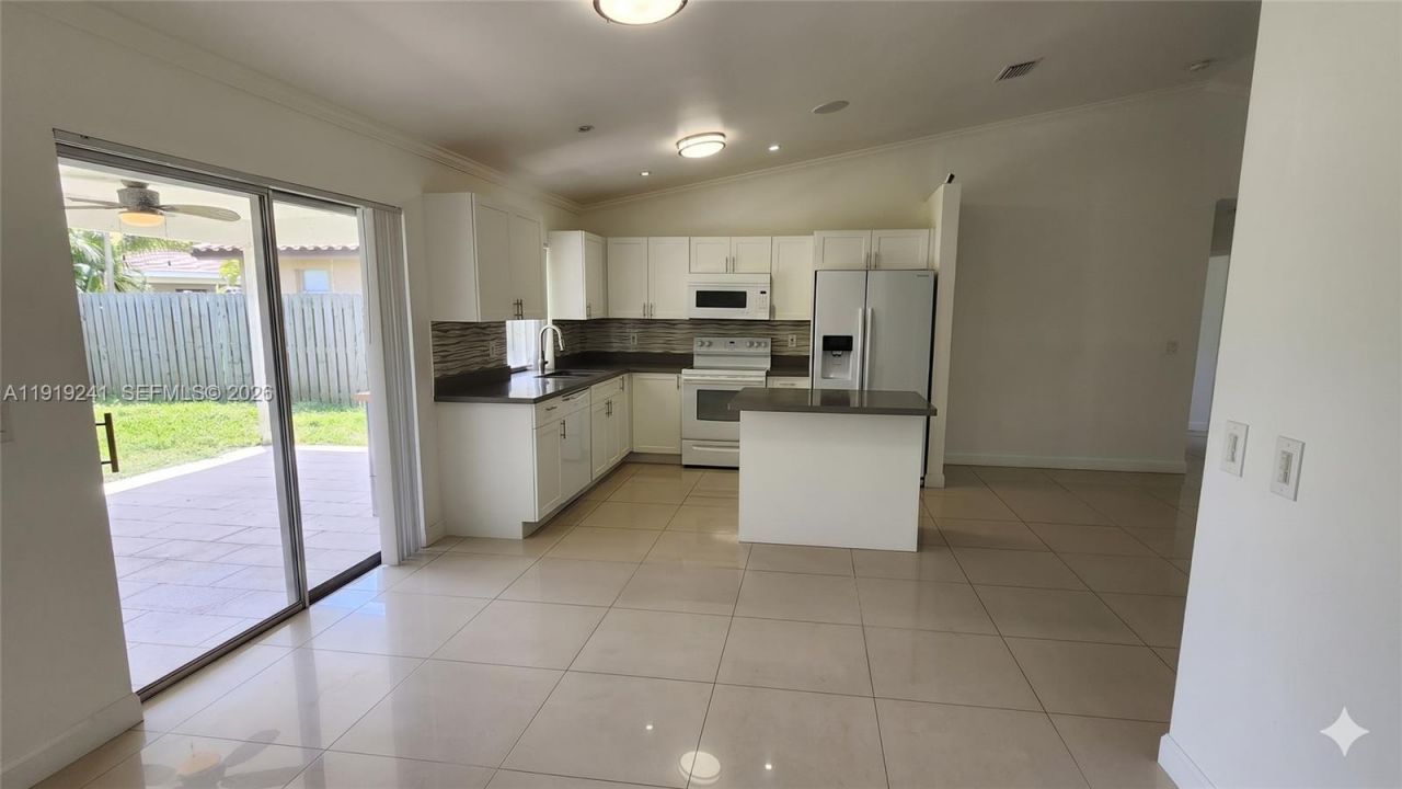 2713 NW 123rd Ave, Coral Springs, FL 33065 Photo