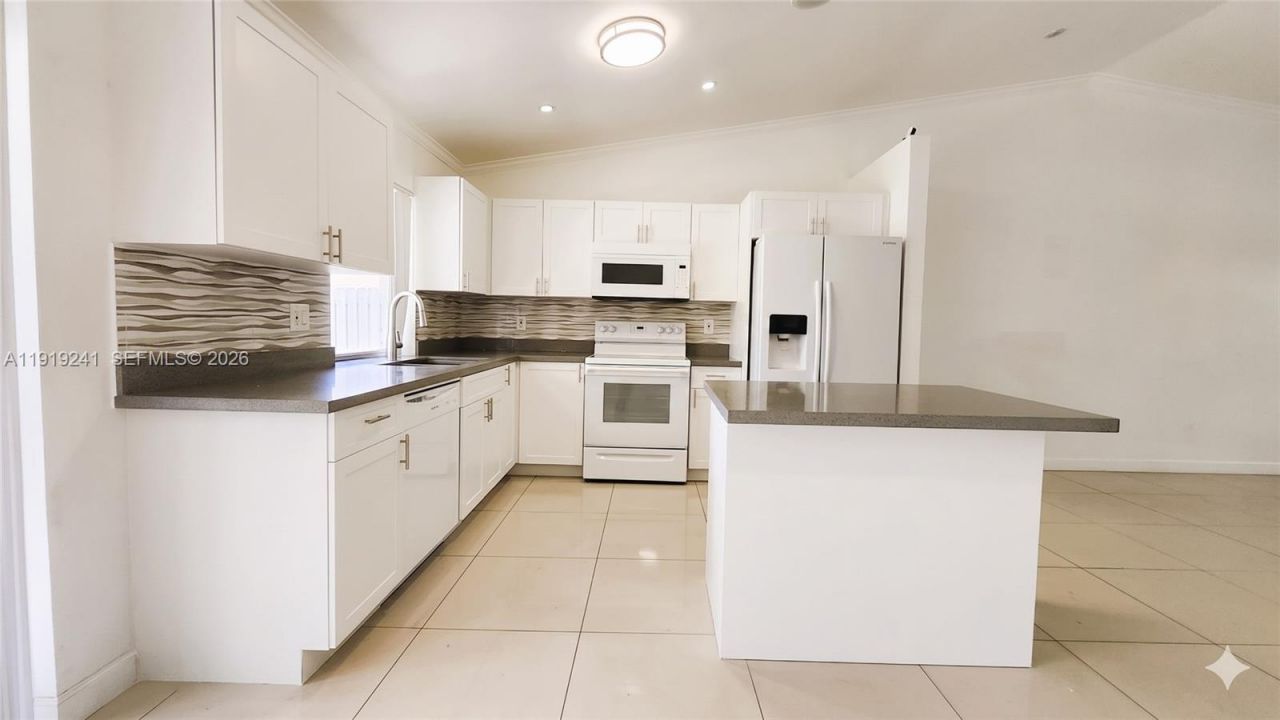 2713 NW 123rd Ave, Coral Springs, FL 33065 Photo