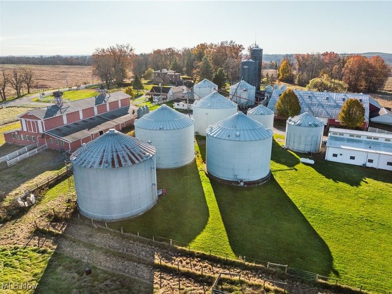 2706 Bedford Road, Lowellville, OH 44436 Photo 5