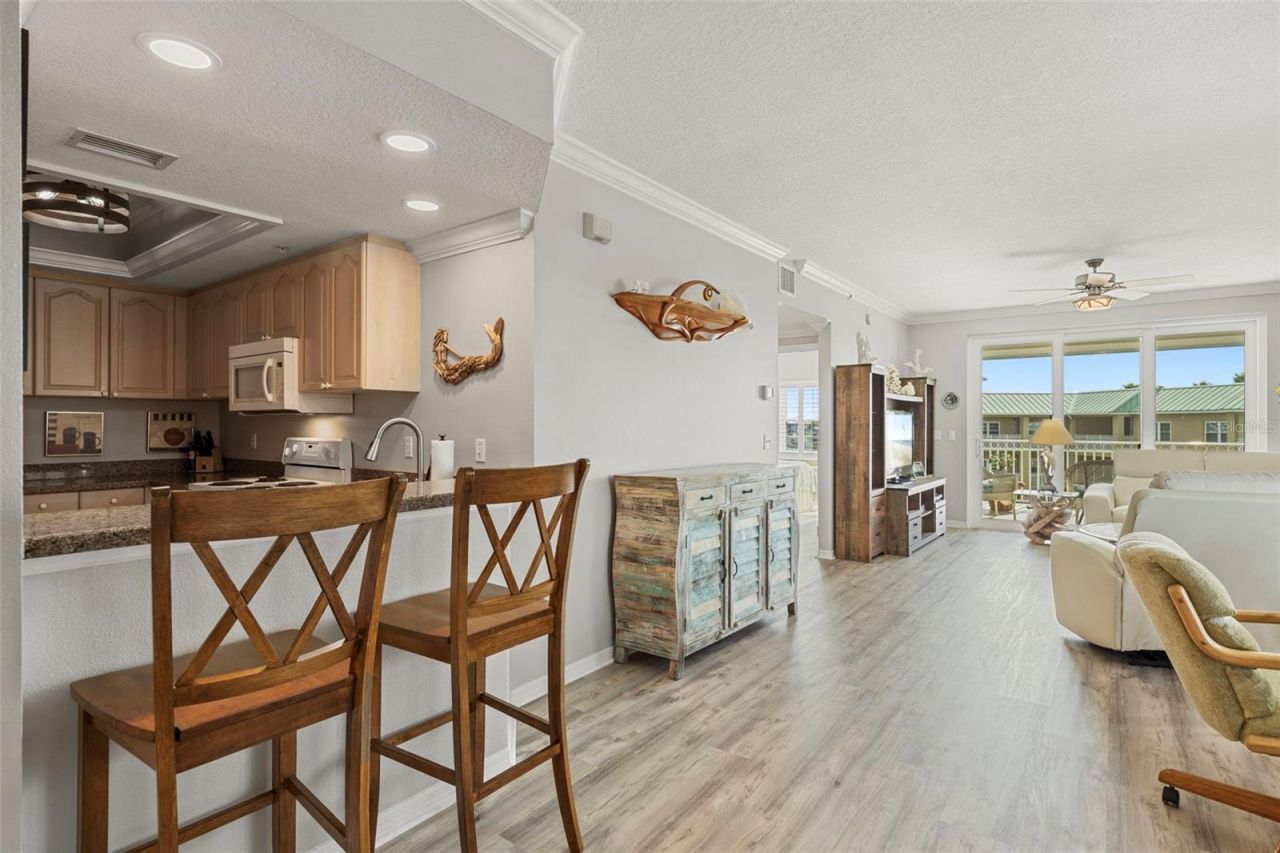 399 150th Avenue, Unit 309, Madeira Beach, FL 33708 Photo