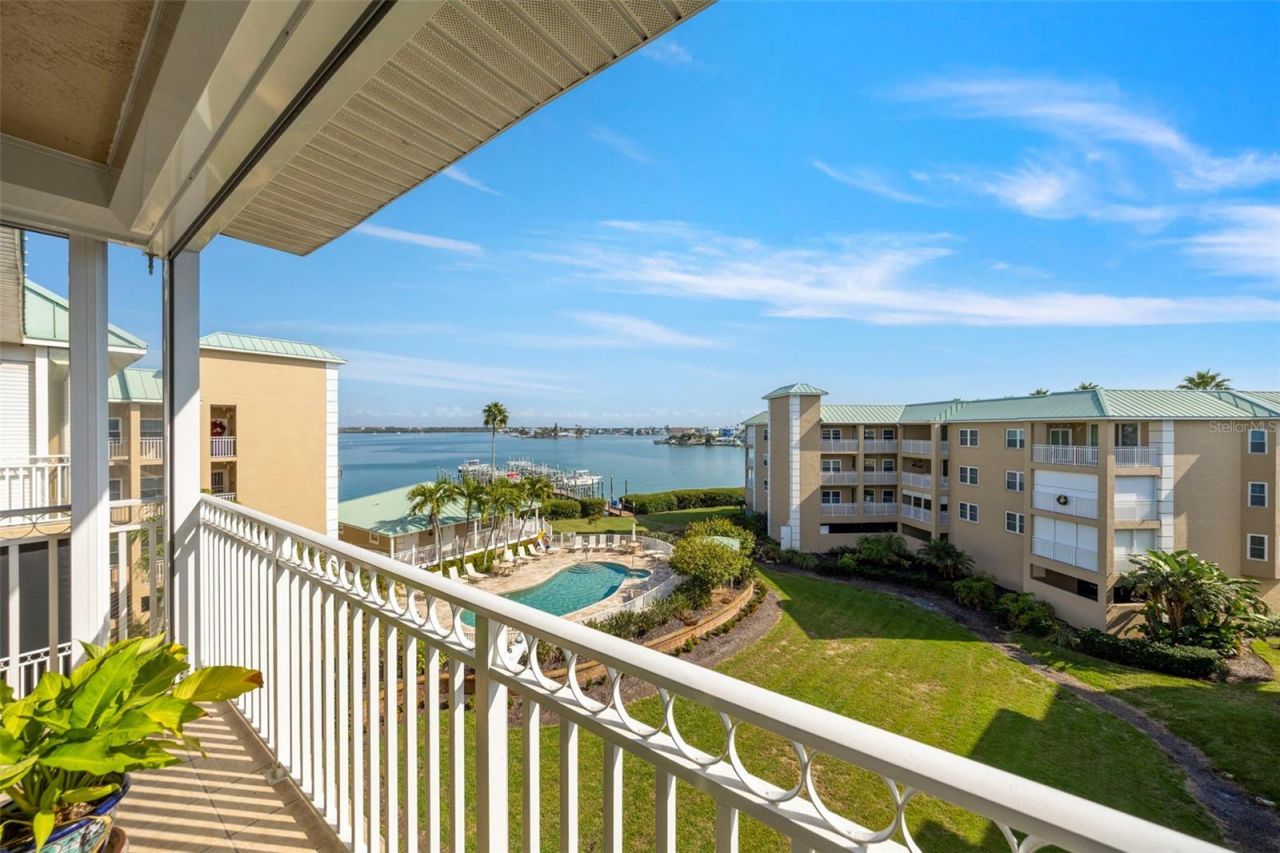399 150th Avenue, Unit 309, Madeira Beach, FL 33708 Photo