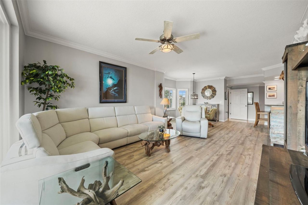 399 150th Avenue, Unit 309, Madeira Beach, FL 33708 Photo