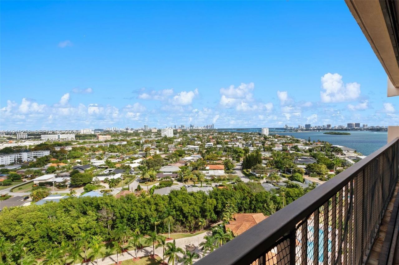1800 NE 114th St, Unit 1903, Miami, FL 33181 Photo
